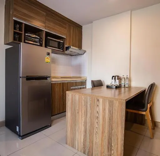 Tenn Ekamai Hotel 3*